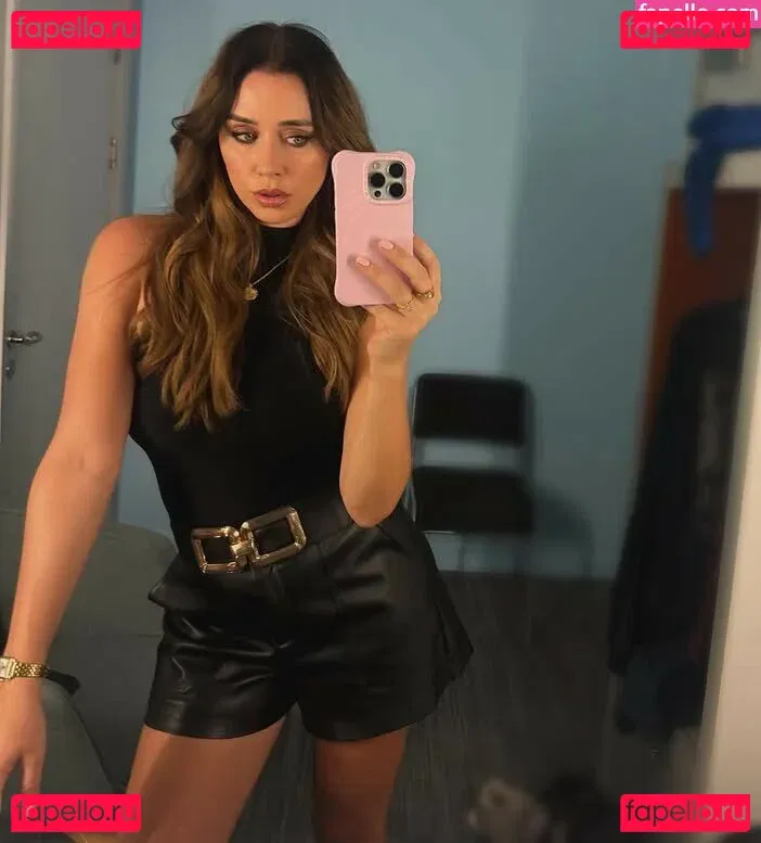 Una Healy Onlyfans Photo Gallery 