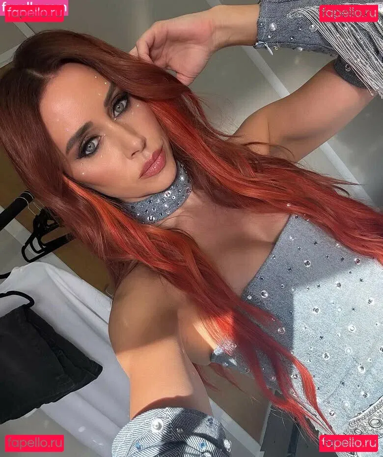 Una Healy Onlyfans Photo Gallery 