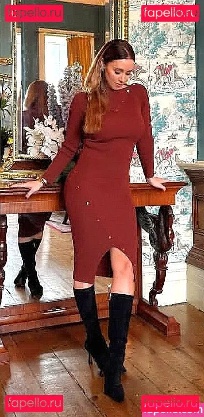 Una Healy Onlyfans Photo Gallery 