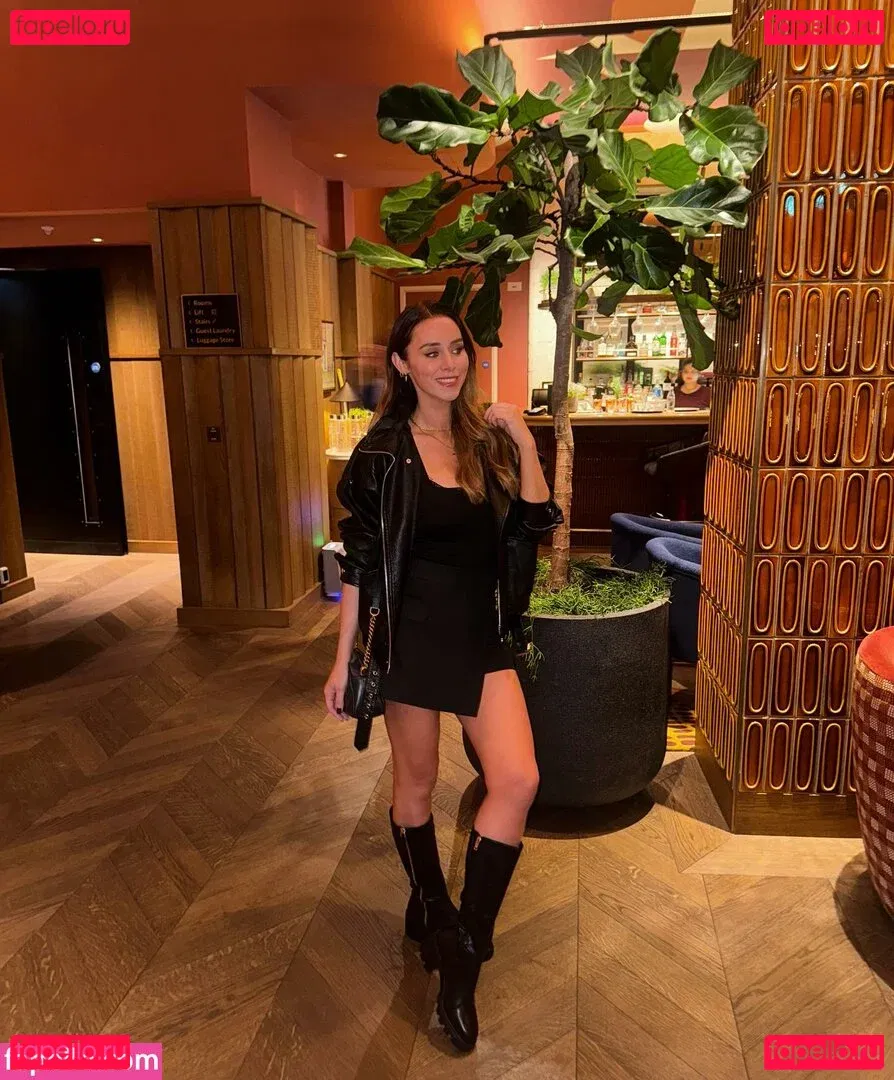 Una Healy Onlyfans Photo Gallery 