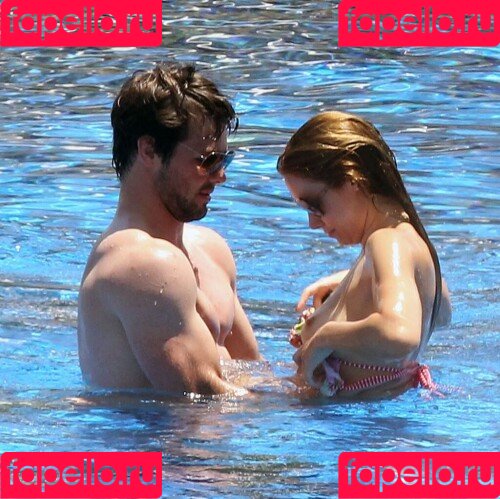 Una Healy Onlyfans Photo Gallery 