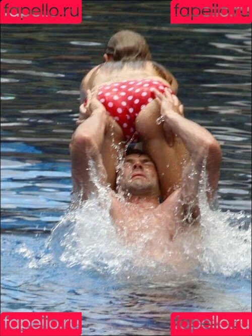 Una Healy Onlyfans Photo Gallery 