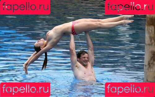 Una Healy Onlyfans Photo Gallery 