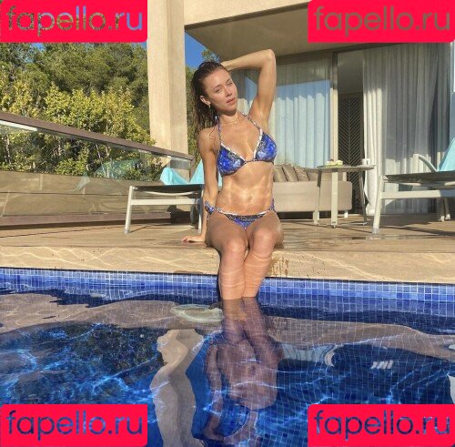 Una Healy Onlyfans Photo Gallery 