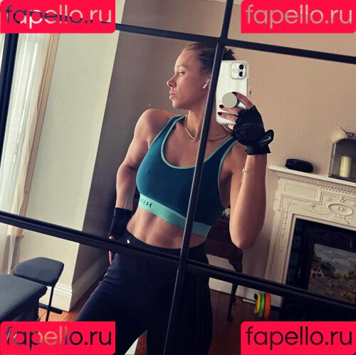 Una Healy Onlyfans Photo Gallery 