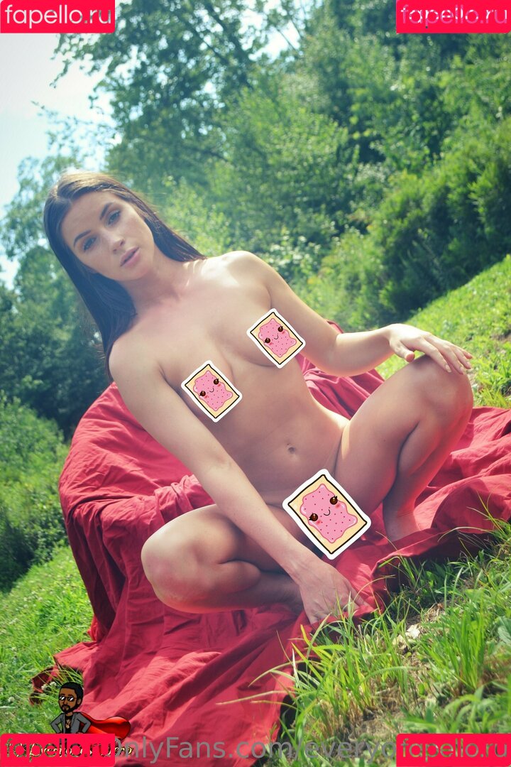 everyoneshero Onlyfans Photo Gallery 