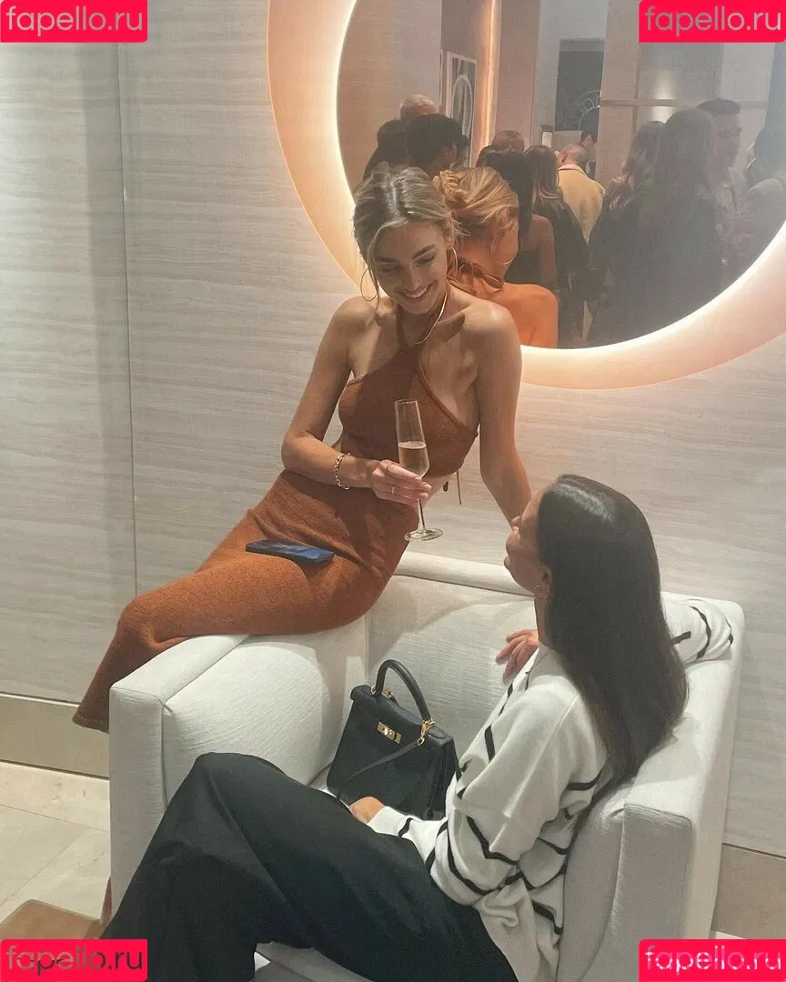 Elizabeth Turner Onlyfans Photo Gallery 