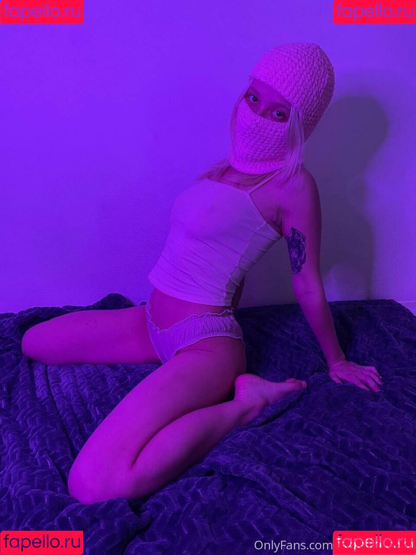 littleveraaa Onlyfans Photo Gallery 