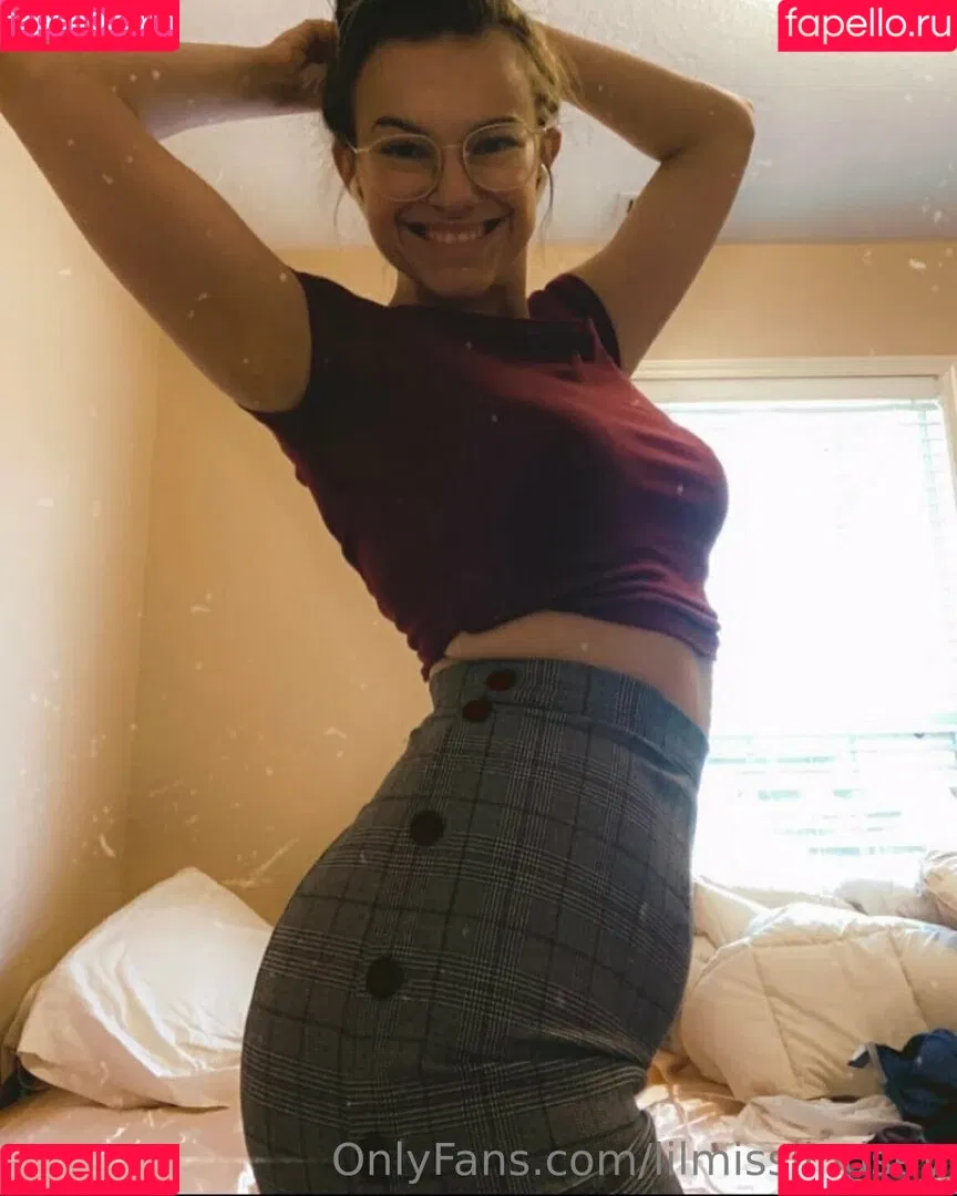 lilmisslindsey Onlyfans Photo Gallery 