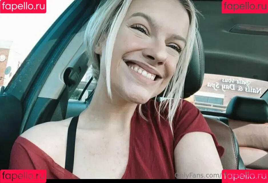 lilmisslindsey Onlyfans Photo Gallery 