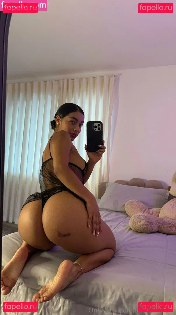 Luna Benna Onlyfans Photo Gallery 