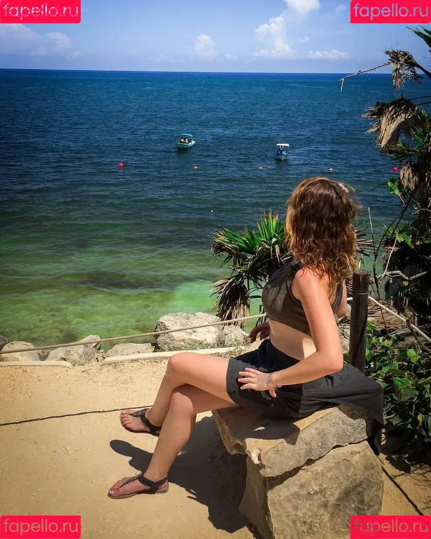 Krisea Marina Onlyfans Photo Gallery 