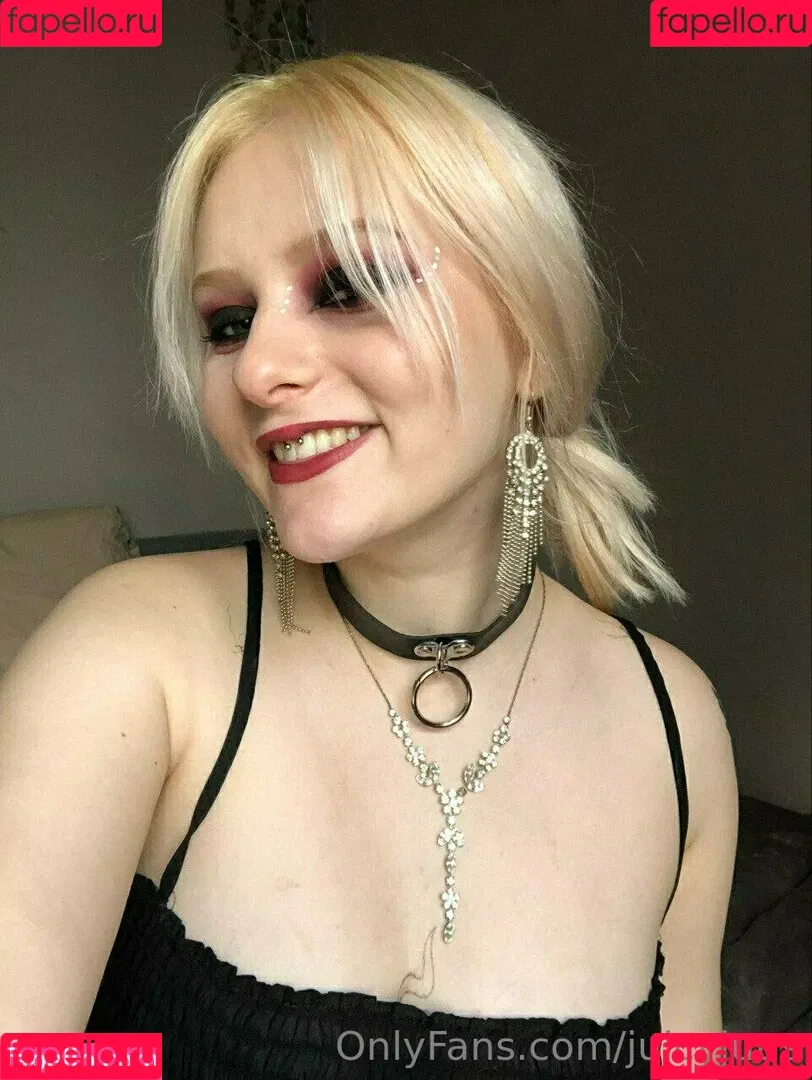 juicyjuus Onlyfans Photo Gallery 