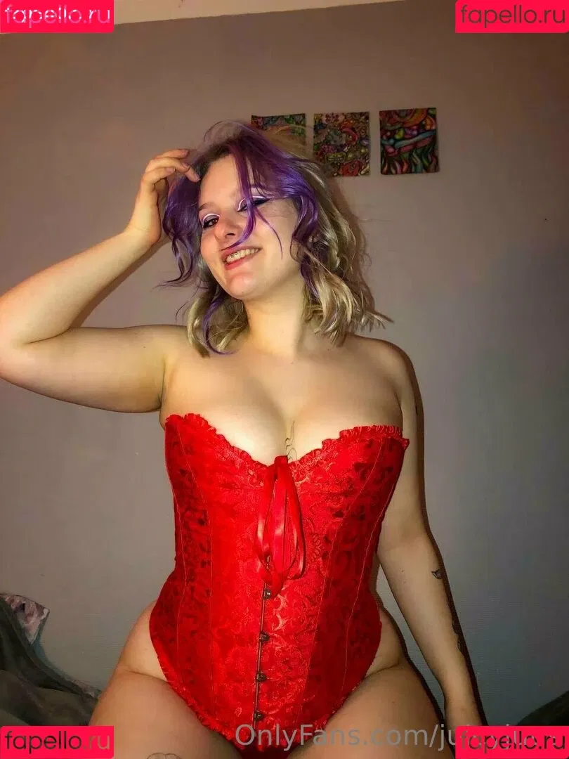 juicyjuus Onlyfans Photo Gallery 