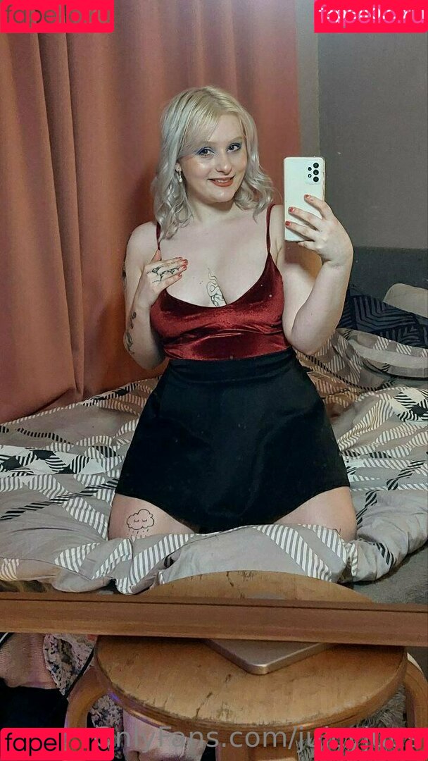 juicyjuus Onlyfans Photo Gallery 