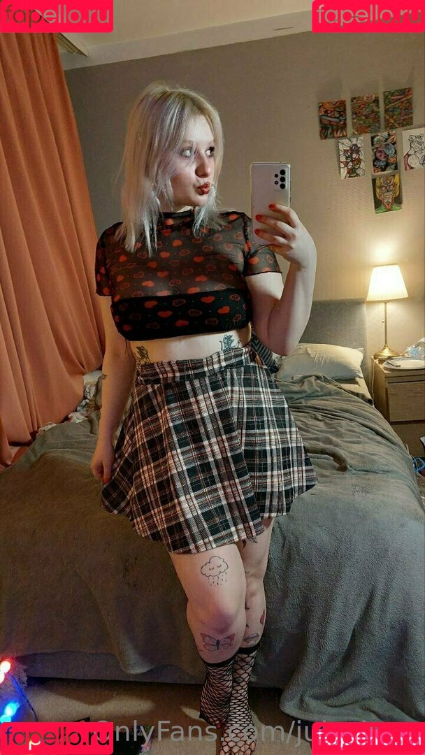 juicyjuus Onlyfans Photo Gallery 