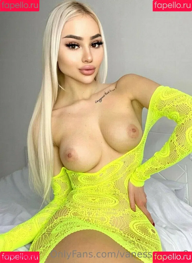 vanessaroom8 Onlyfans Photo Gallery 