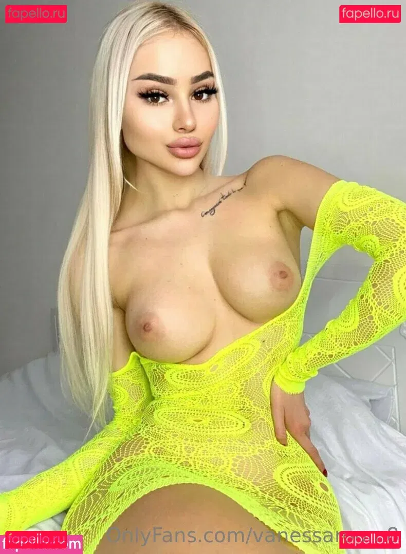 vanessaroom8 Onlyfans Photo Gallery 