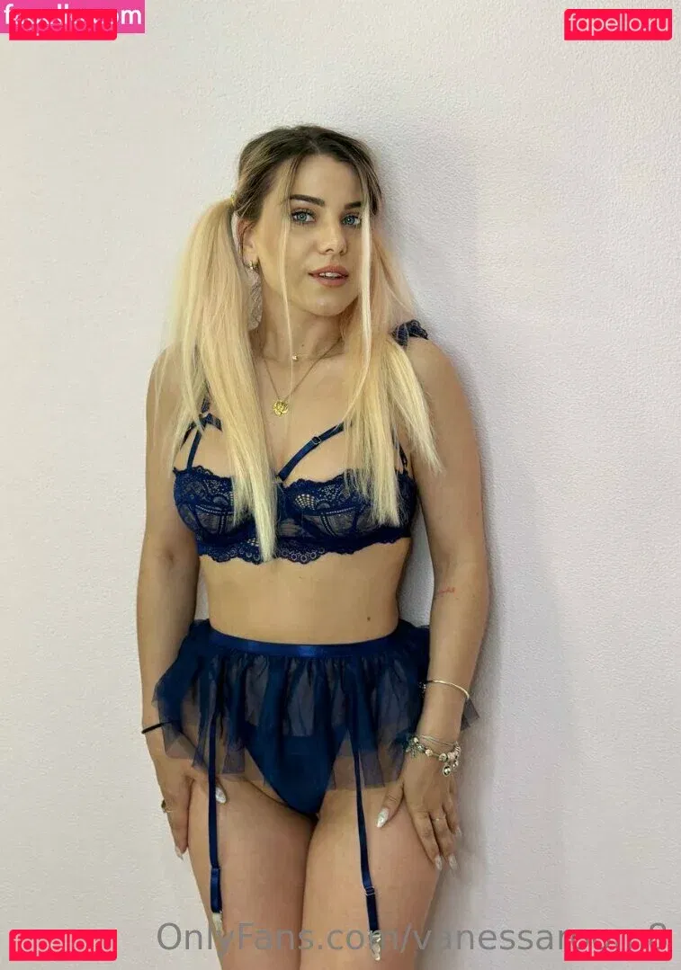 vanessaroom8 Onlyfans Photo Gallery 