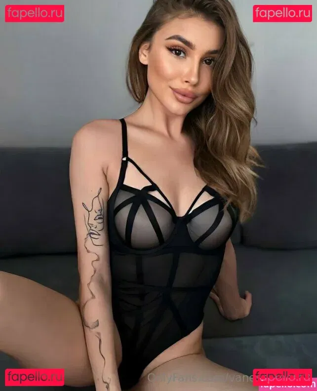 vanessaroom8 Onlyfans Photo Gallery 