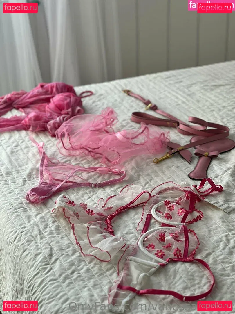 vanessaroom8 Onlyfans Photo Gallery 