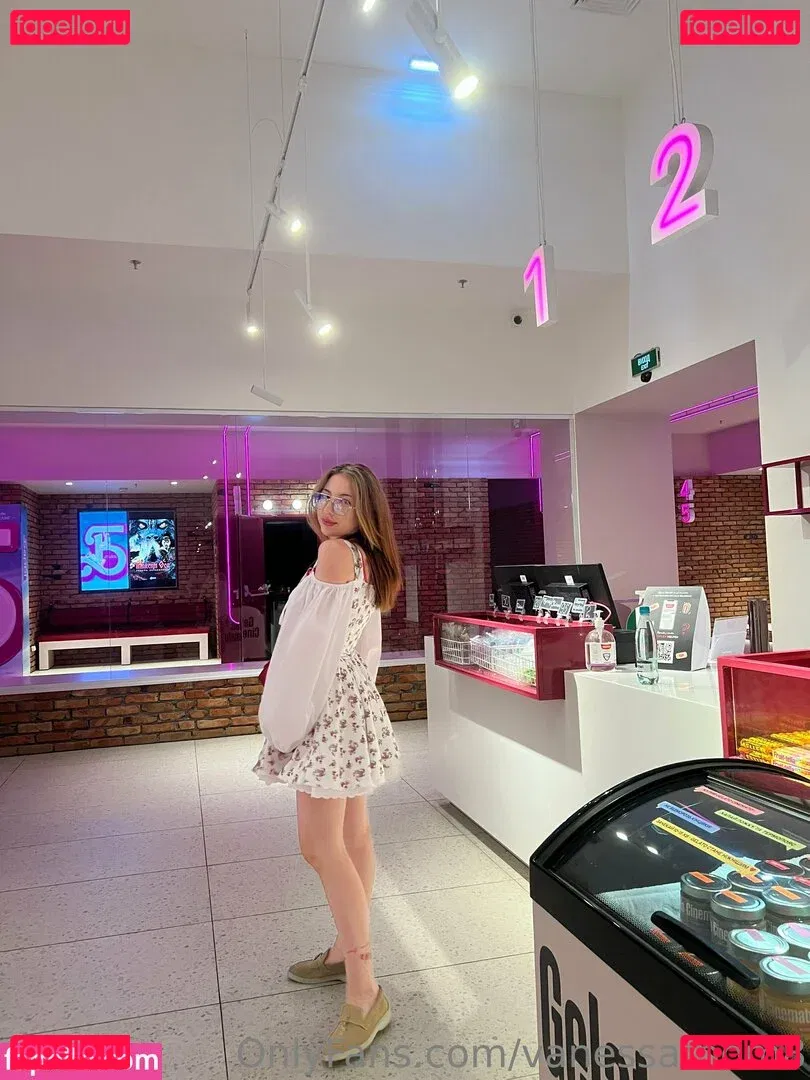 vanessaroom8 Onlyfans Photo Gallery 