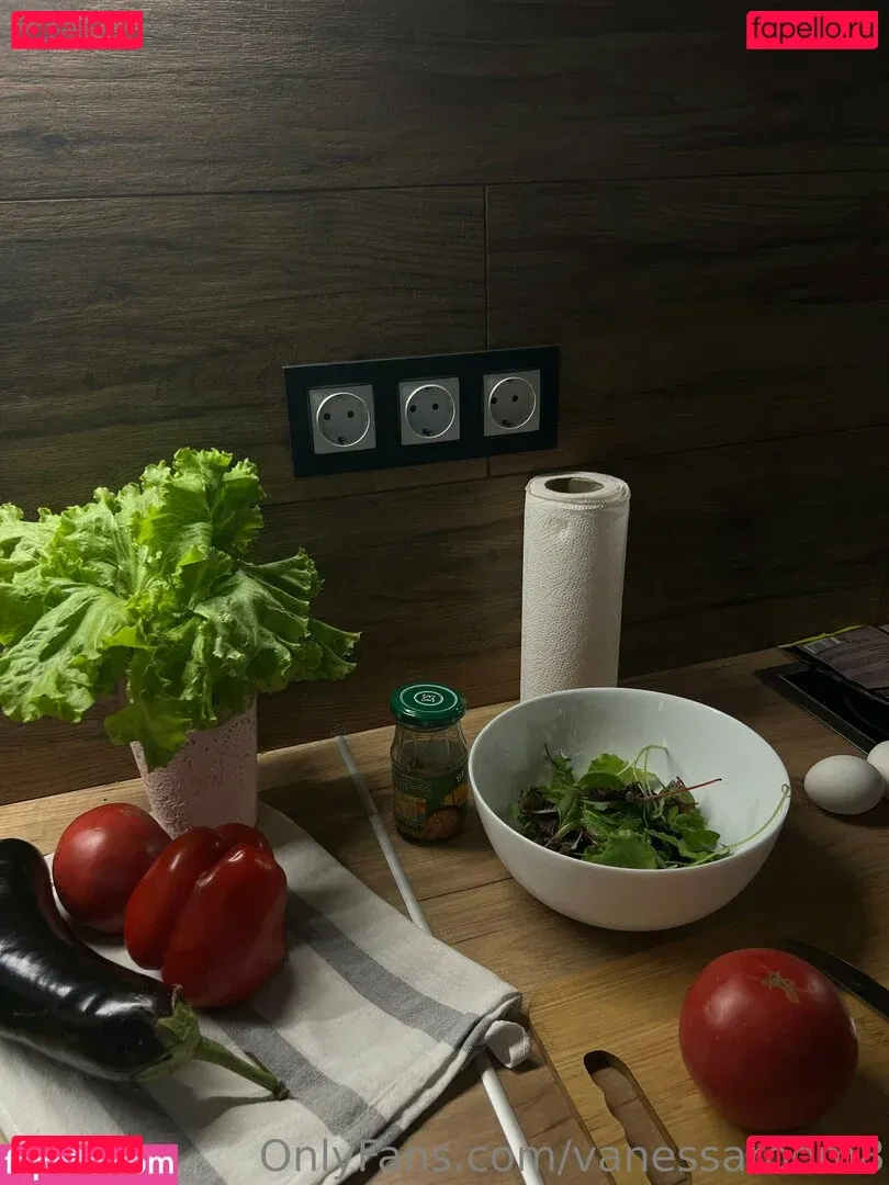 vanessaroom8 Onlyfans Photo Gallery 