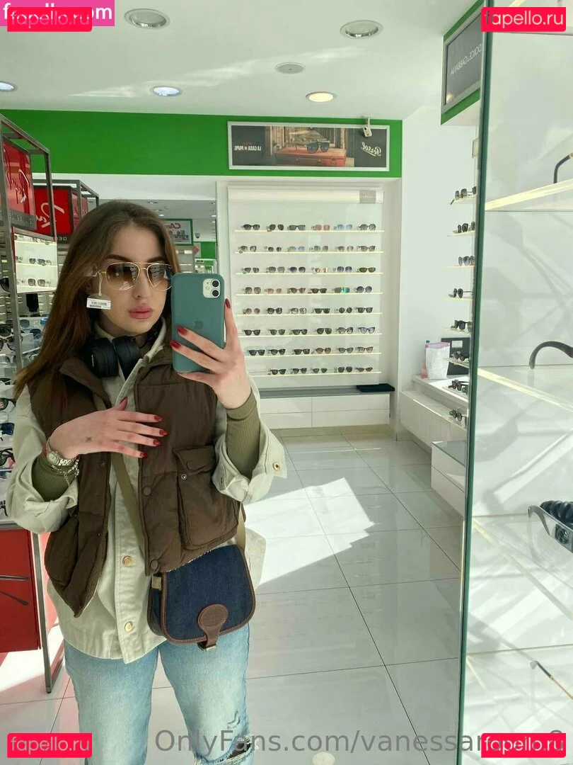 vanessaroom8 Onlyfans Photo Gallery 