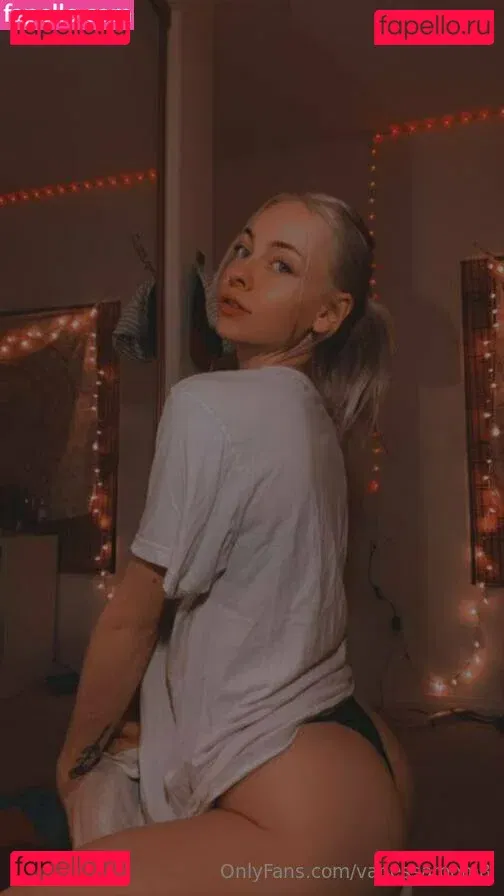 vanessaroom8 Onlyfans Photo Gallery 