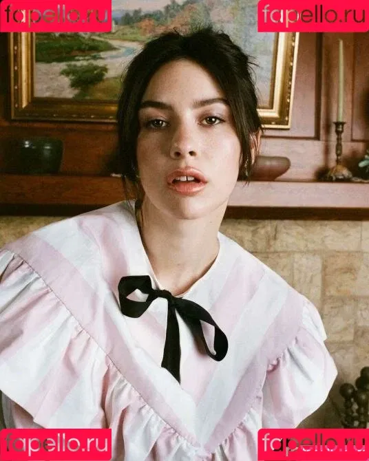 Gracie Abrams Onlyfans Photo Gallery 
