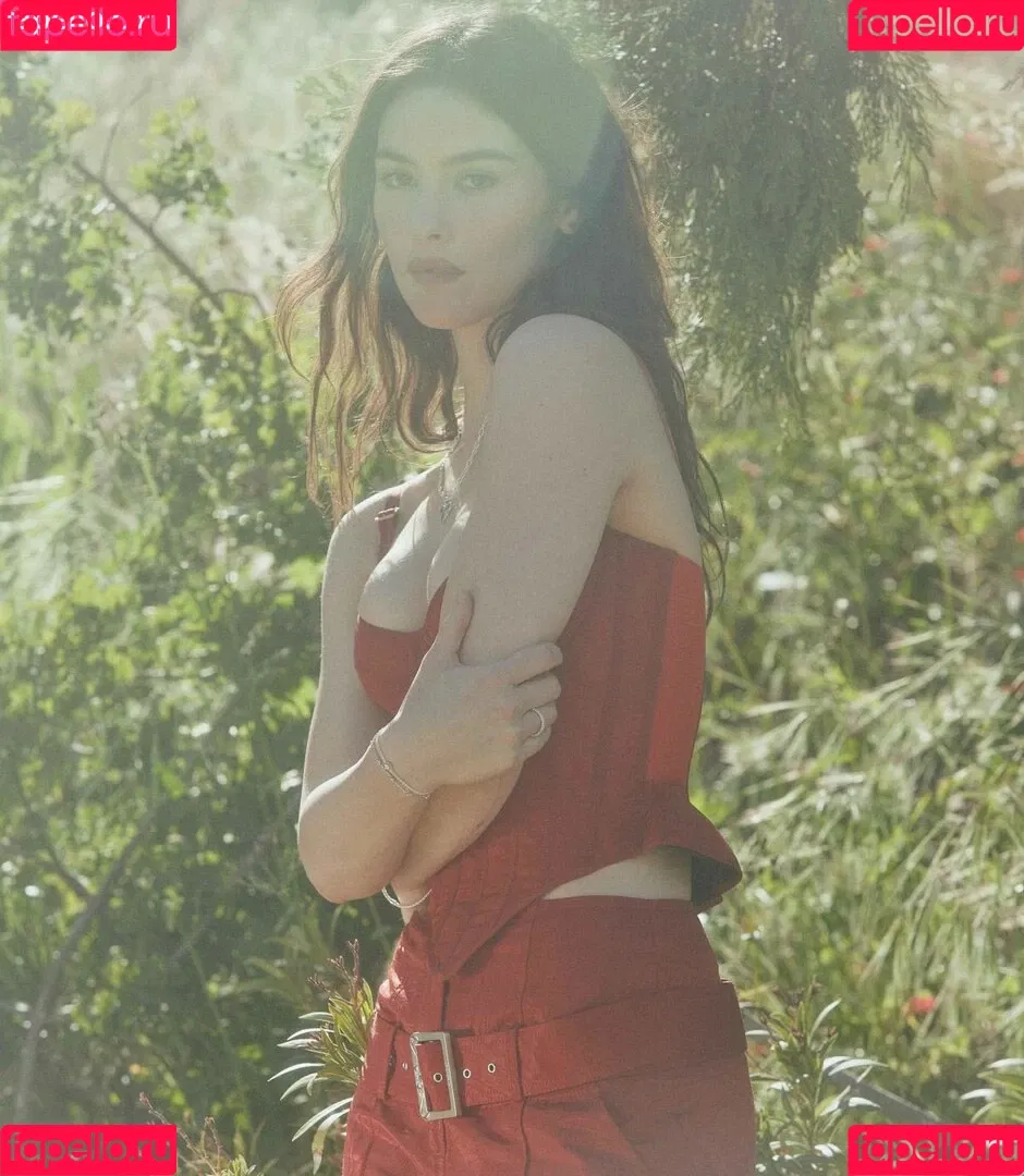 Gracie Abrams Onlyfans Photo Gallery 