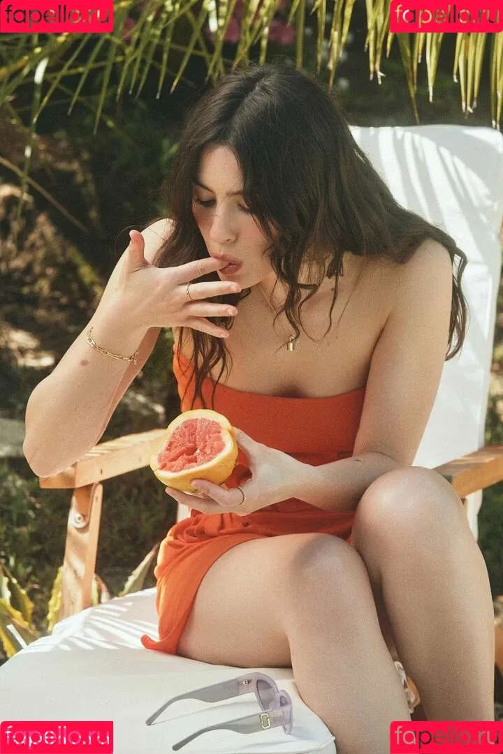 Gracie Abrams Onlyfans Photo Gallery 