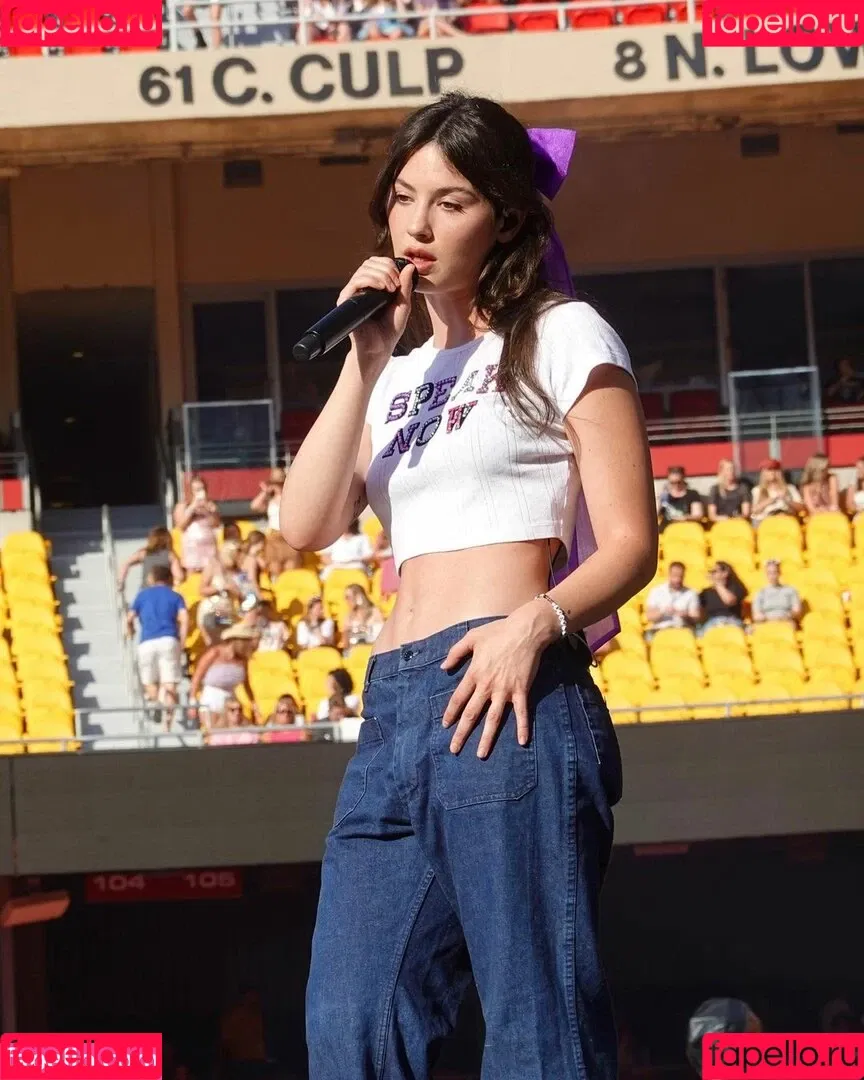 Gracie Abrams Onlyfans Photo Gallery 