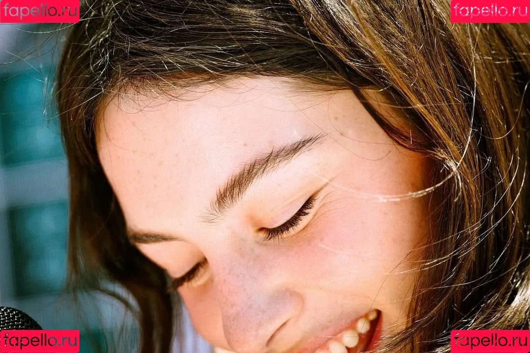 Gracie Abrams Onlyfans Photo Gallery 