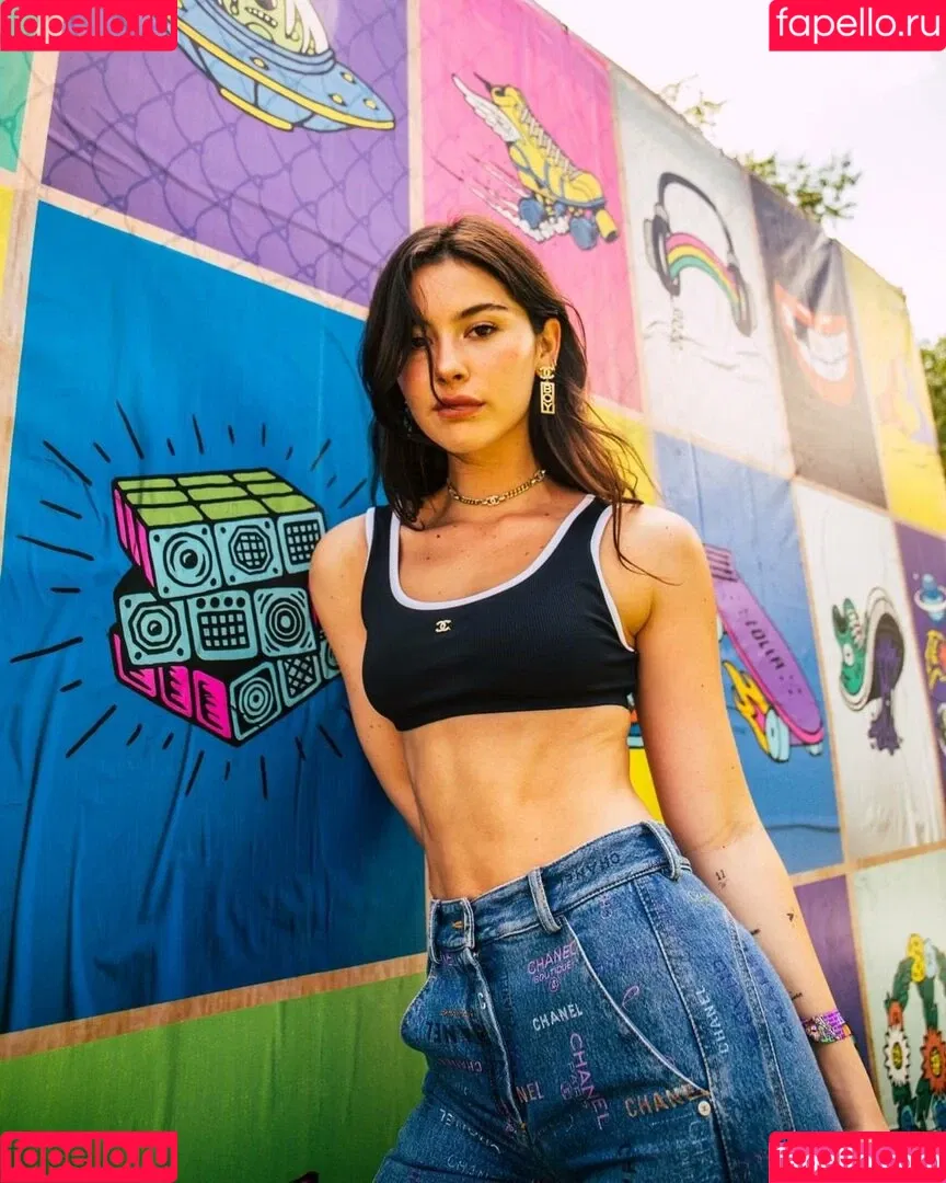 Gracie Abrams Onlyfans Photo Gallery 