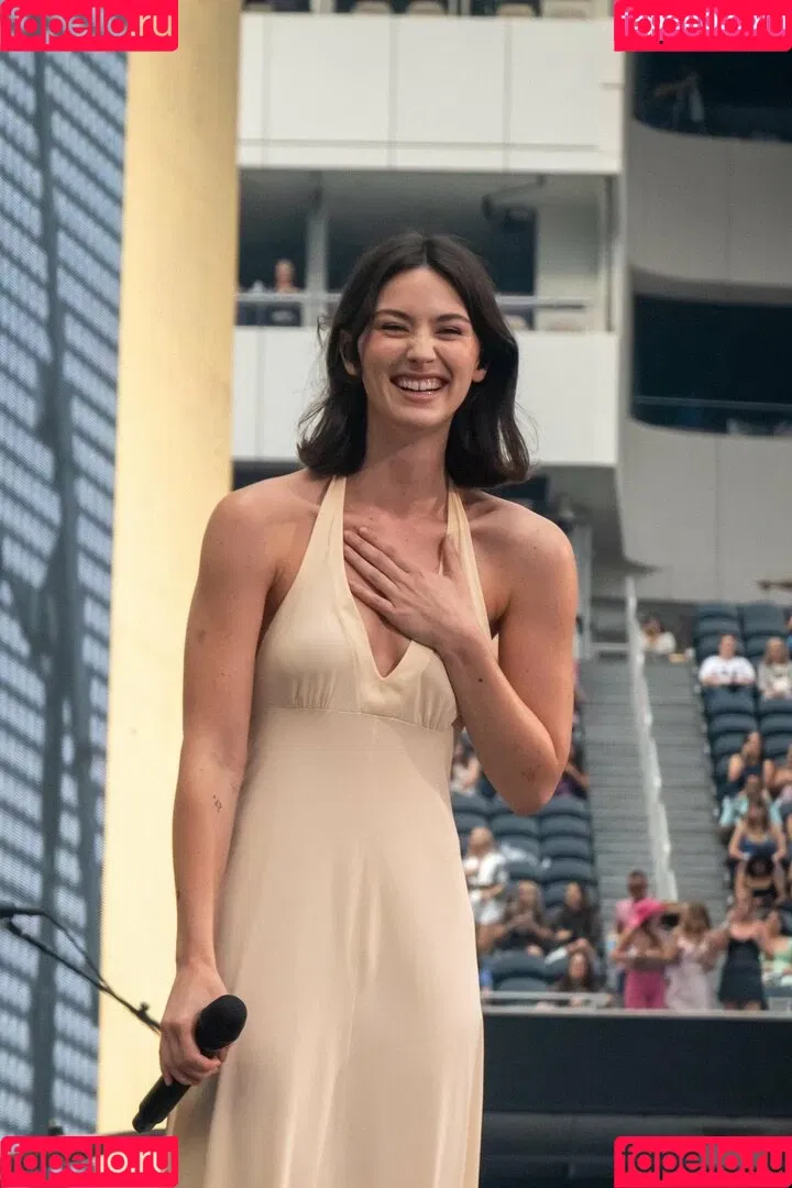 Gracie Abrams Onlyfans Photo Gallery 