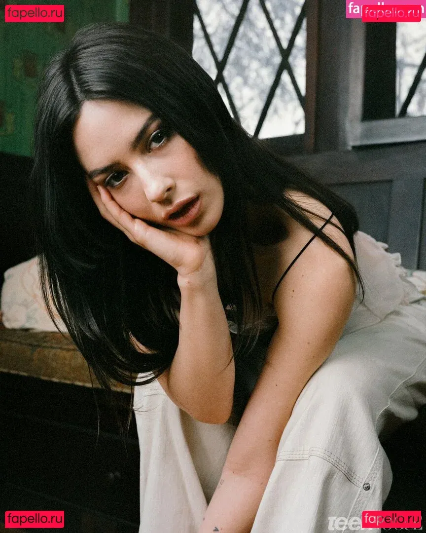 Gracie Abrams Onlyfans Photo Gallery 