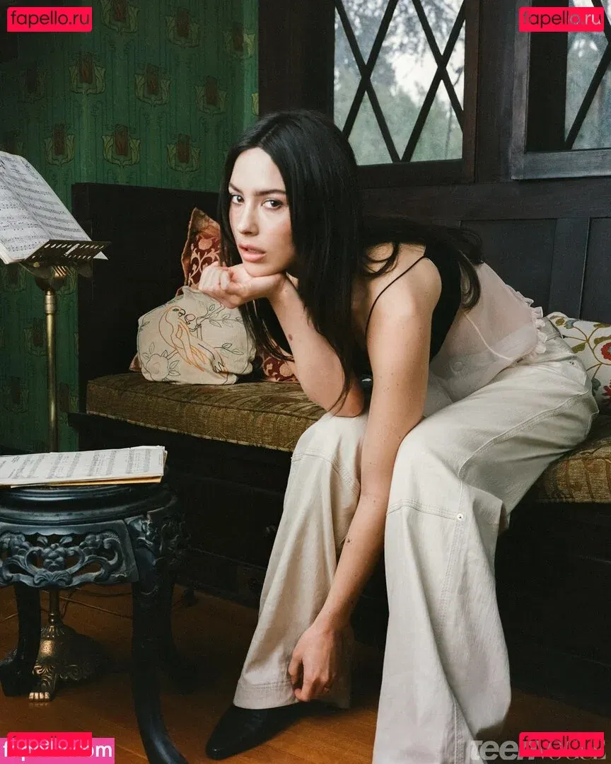 Gracie Abrams Onlyfans Photo Gallery 