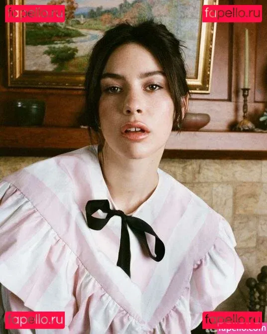 Gracie Abrams Onlyfans Photo Gallery 