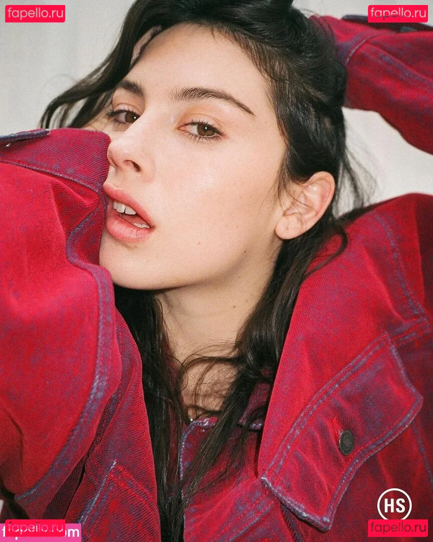 Gracie Abrams Onlyfans Photo Gallery 