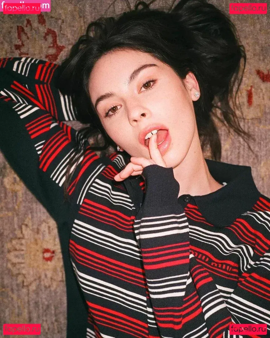 Gracie Abrams Onlyfans Photo Gallery 