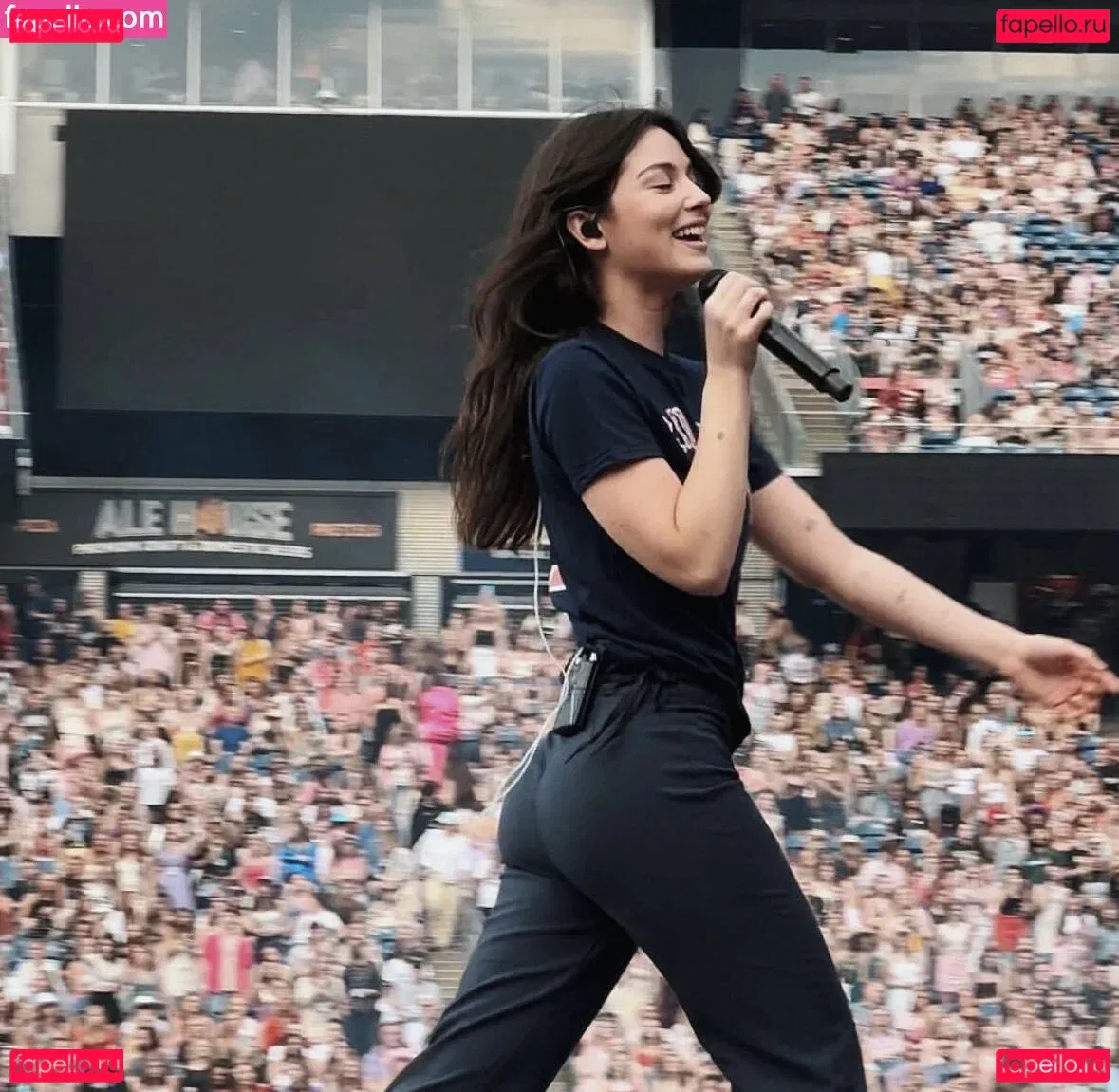 Gracie Abrams Onlyfans Photo Gallery 