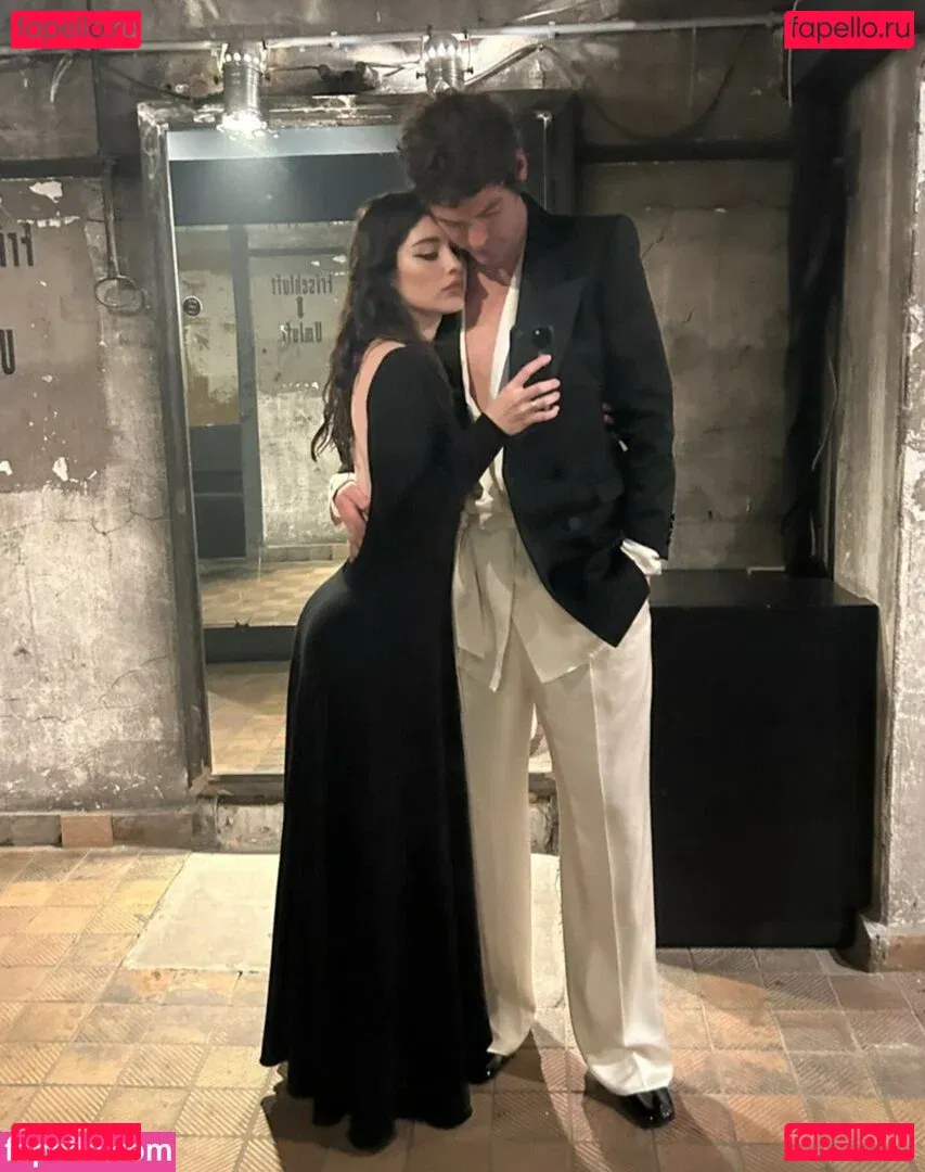 Gracie Abrams Onlyfans Photo Gallery 