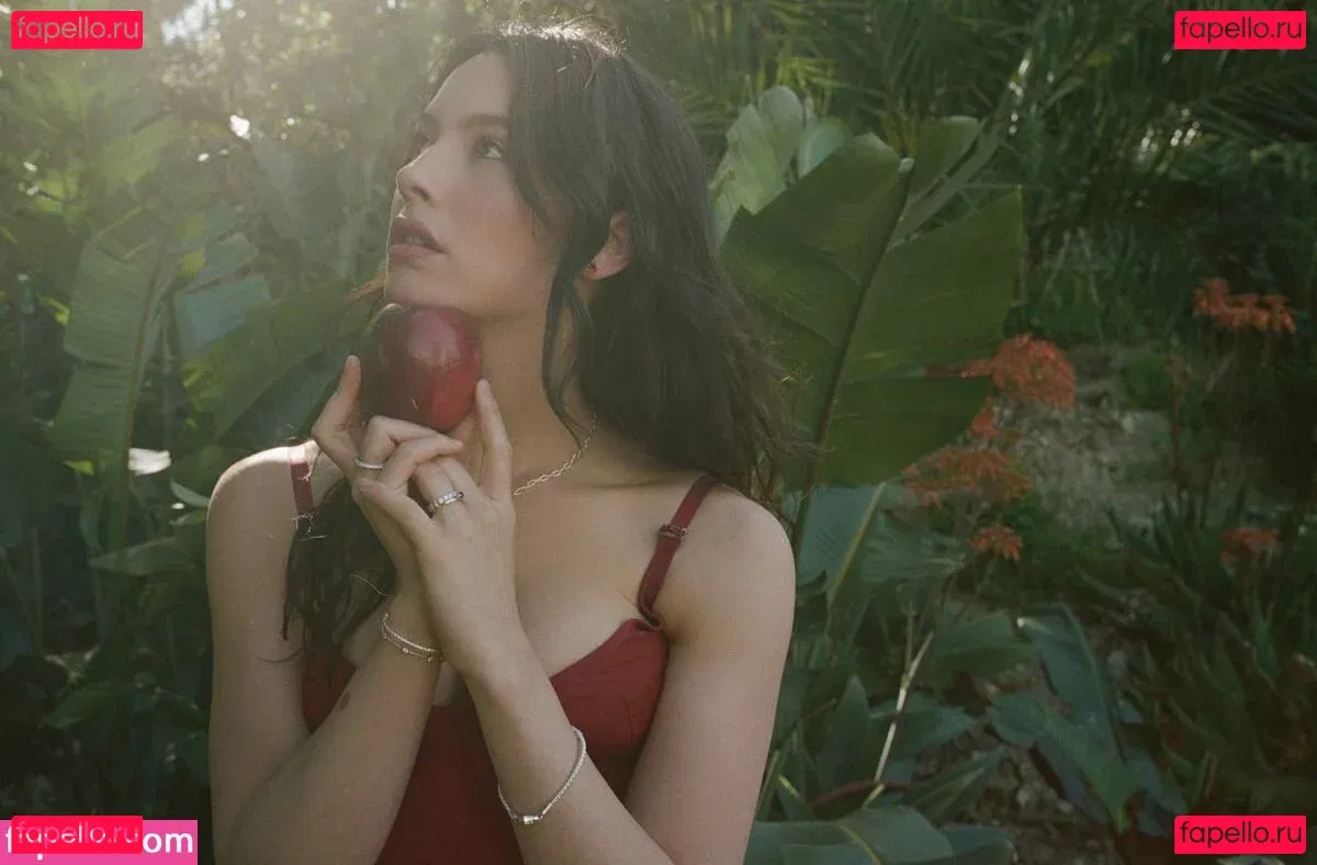 Gracie Abrams Onlyfans Photo Gallery 