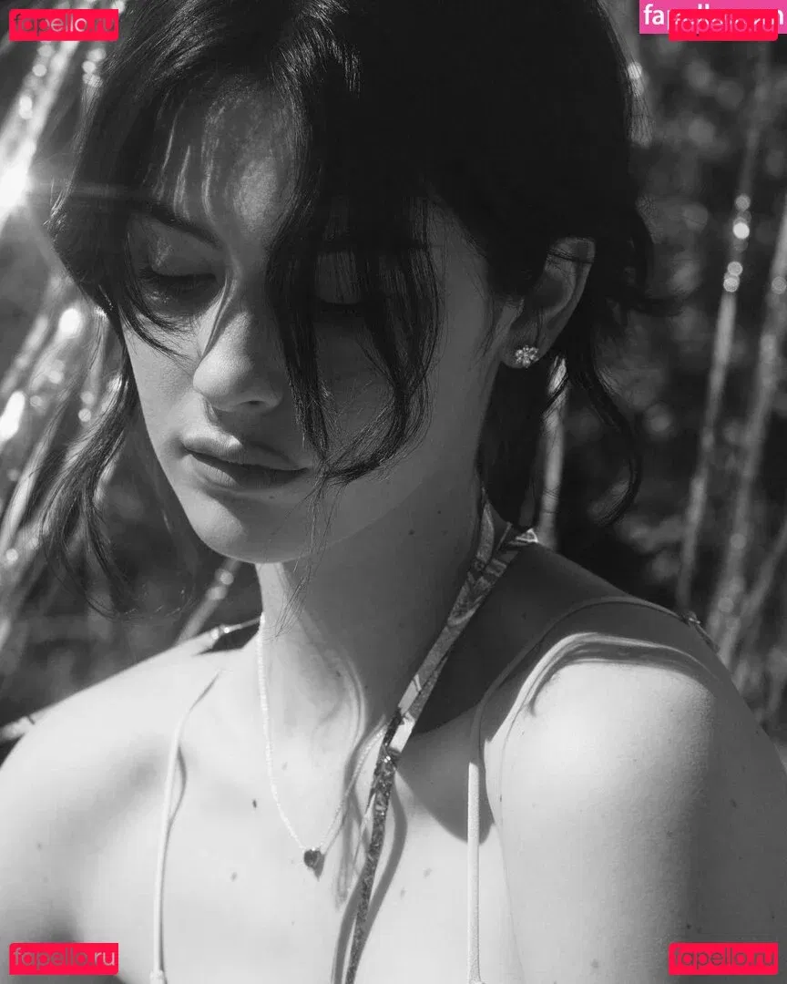 Gracie Abrams Onlyfans Photo Gallery 