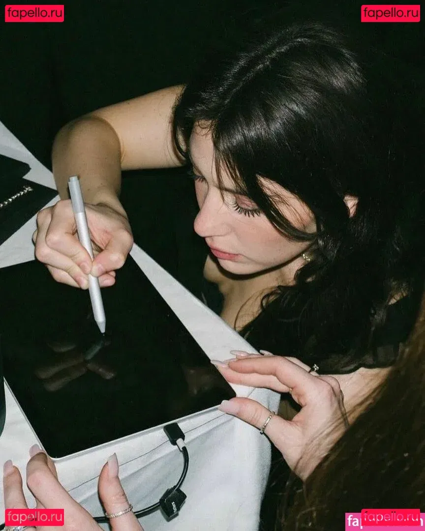 Gracie Abrams Onlyfans Photo Gallery 