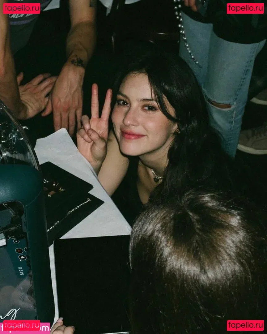 Gracie Abrams Onlyfans Photo Gallery 