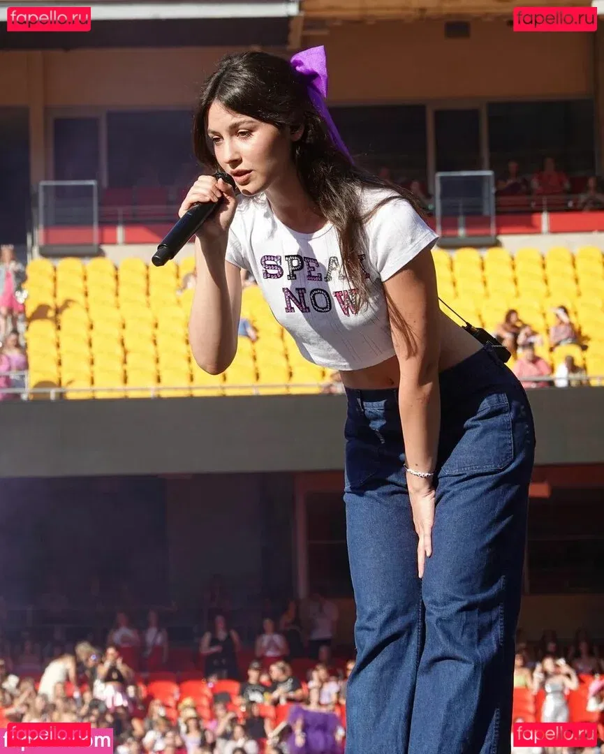 Gracie Abrams Onlyfans Photo Gallery 