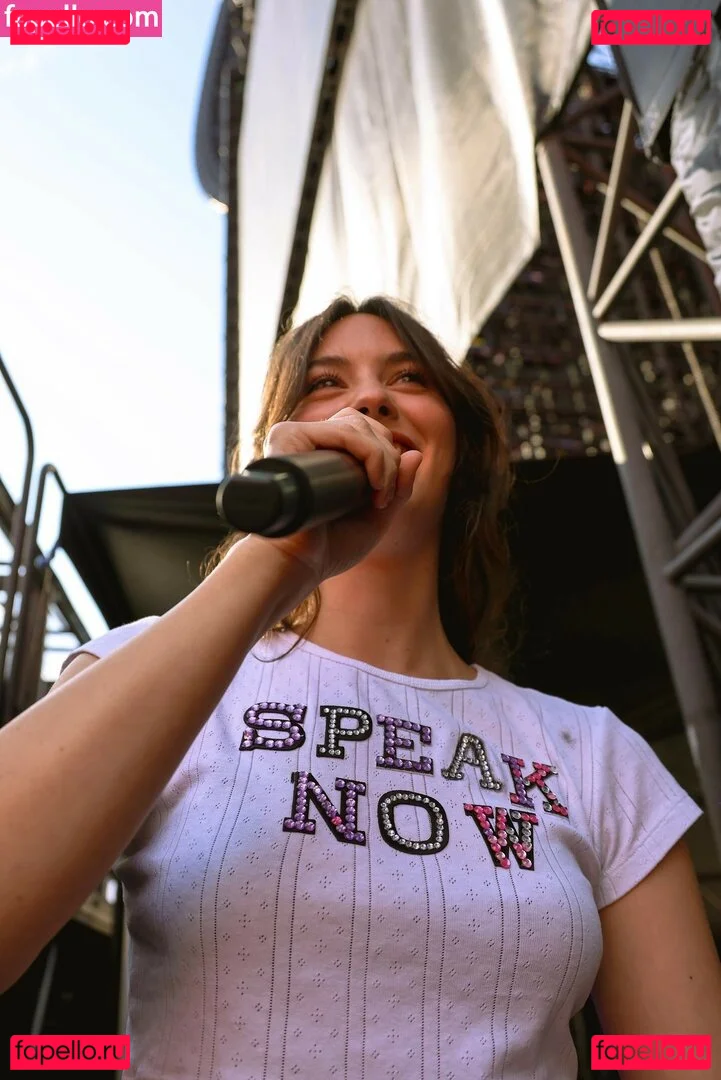 Gracie Abrams Onlyfans Photo Gallery 