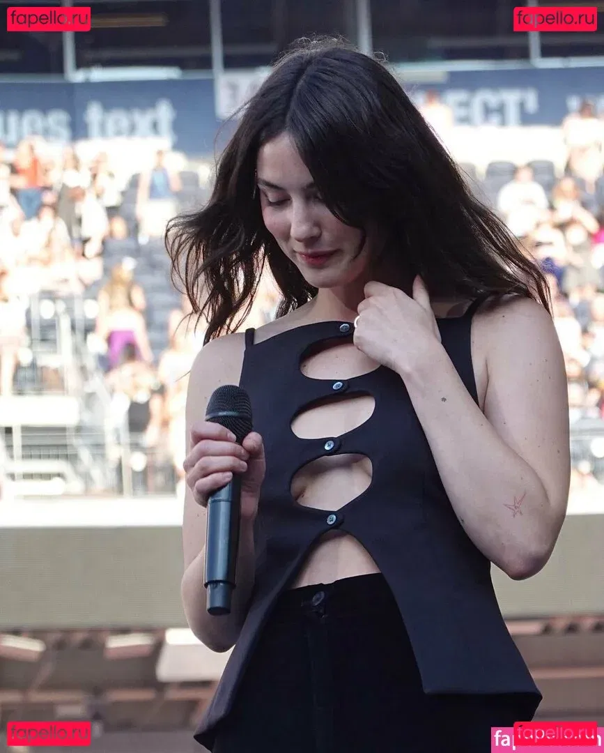 Gracie Abrams Onlyfans Photo Gallery 